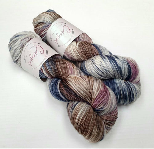 Swagman 4ply/Fingering 'Breaking Dawn'