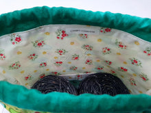 Load image into Gallery viewer, Draw String Project Bag Medium - Avocados